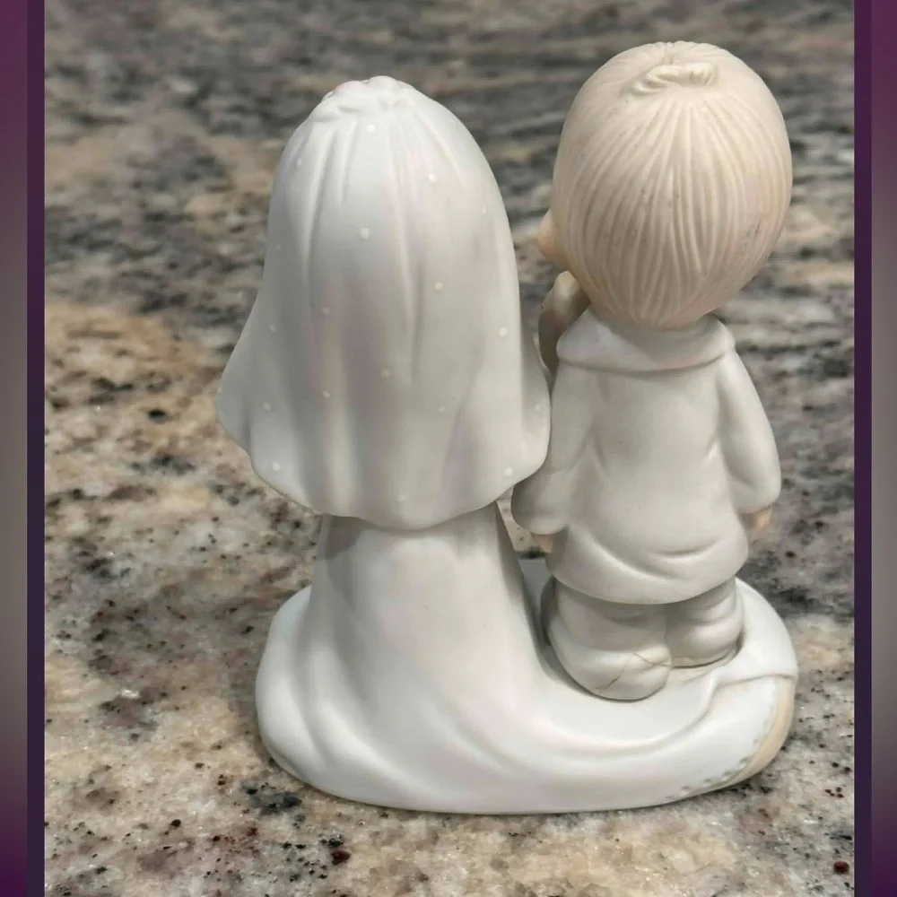 1979 vintage Precious Moments Bride & Groom Cake Topper with White Cream Accents